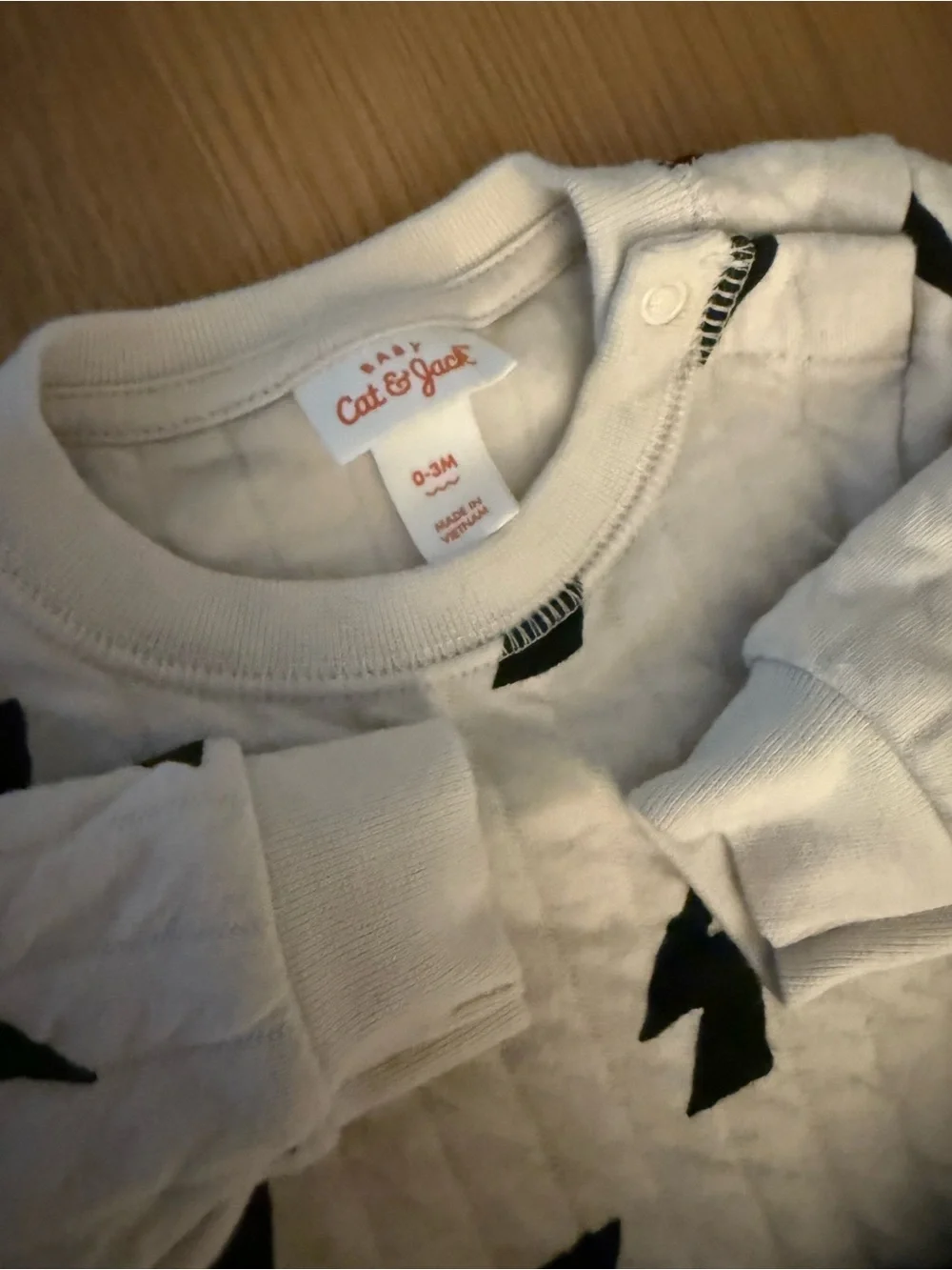 Cat & Jack White Sweatshirt and Black Pants Lightning Set